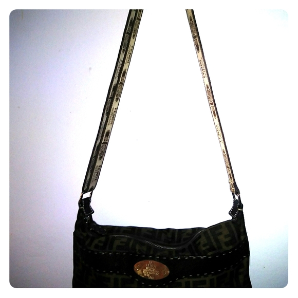 FENDI - Picture 2 of 8